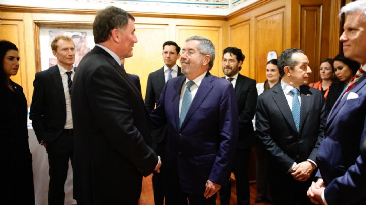 Canciller De la Fuente recibe a la mayor delegación empresarial canadiense en 30 años