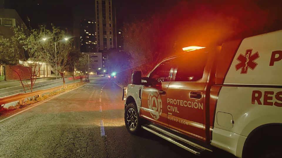 Autoridades acordonaron el área del bulevar Antonio L. Rodríguez tras localizar a un hombre sin vida junto a las vías del tren.