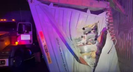 Cierran parcialmente Libramiento Noroeste tras caer caja de trailer del paso elevado en Escobedo