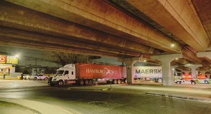 Muere motociclista tras choque con tráiler sobre Diego Díaz de Berlanga en San Nicolás