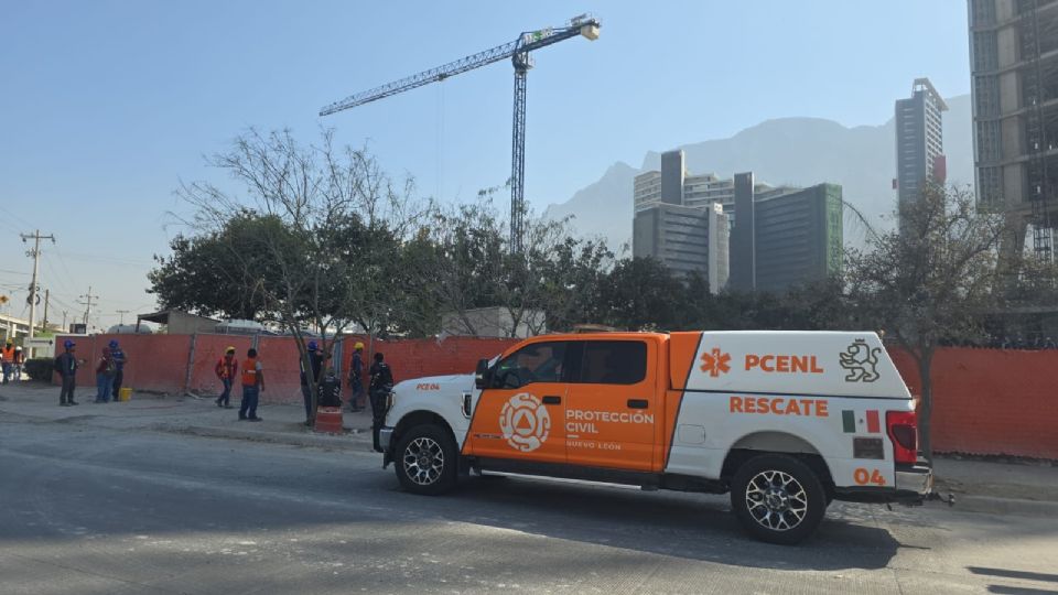 El incendio de la construcción derivó en la evacuación de 300 personas.