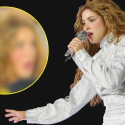 VIDEO | El inesperado gesto de Shakira en El Salvador al ver una foto de Piqué durante concierto