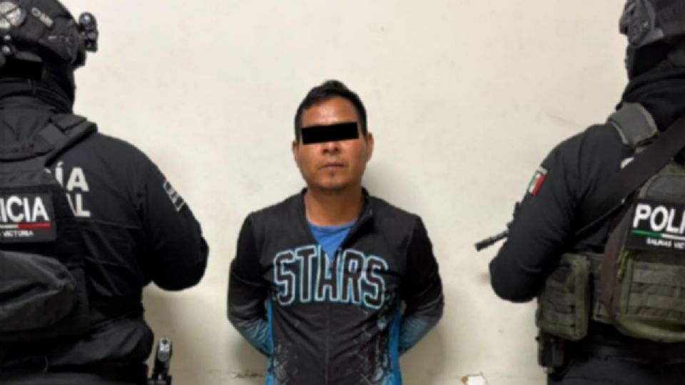 El detenido fue consignado ante las autoridades estatales para enfrentar las acusaciones por los presuntos delitos que se le señalan.