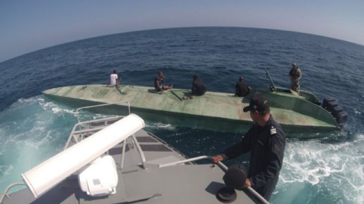 Armada de México intercepta semisumergible con 4 toneladas de cocaína