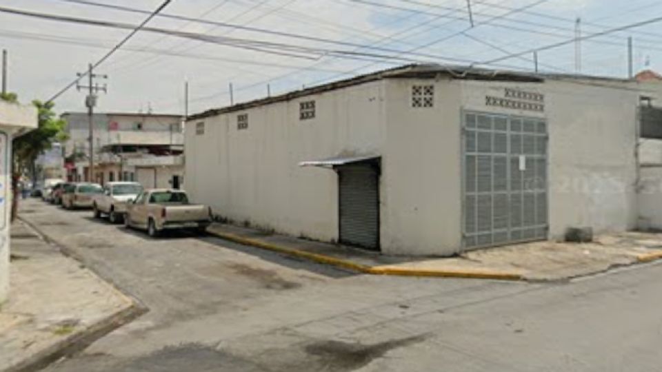 Elementos municipales y estatales resguardaron la escena tras el ataque armado contra una camioneta en la colonia Moderna.