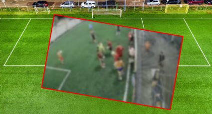 VIDEO | De la cancha a la patrulla: El insólito robo de bicicleta durante un partido de futbol