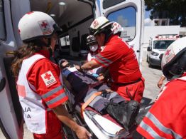 Pareja es atacada a navajazos al llegar a su casa en la Colonia Coyoacán en Monterrey