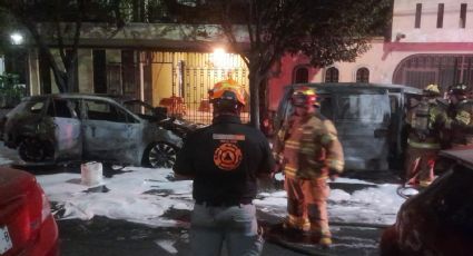 Se incendian autos en San Nicolás y un adulto mayor resulta lesionado