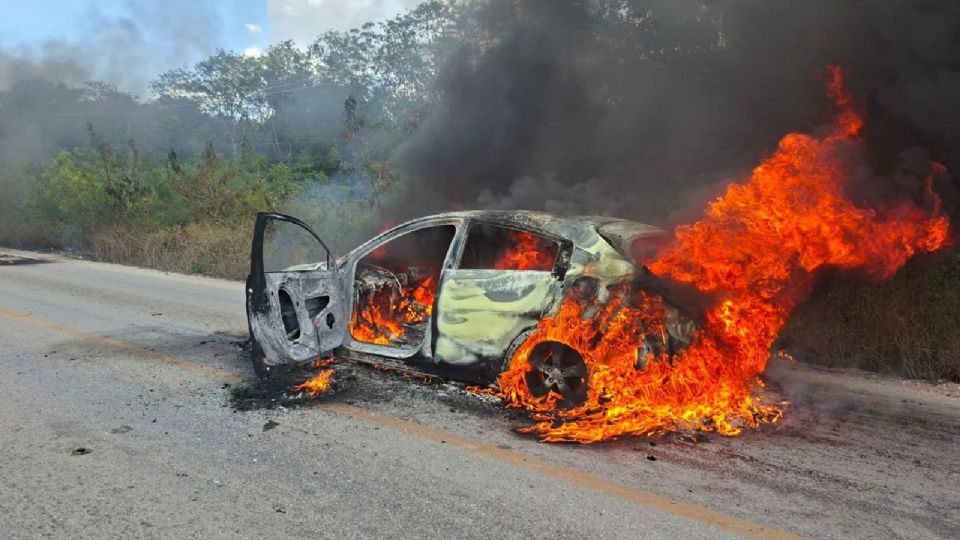 Un operativo federal realizado en Jalisco, provocó bloqueos carreteros y quema de vehículos.