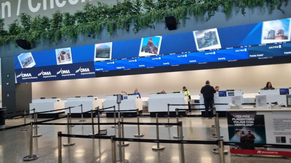 Exigen filtros sanitarios en aeropuertos ante riesgo de ébola.