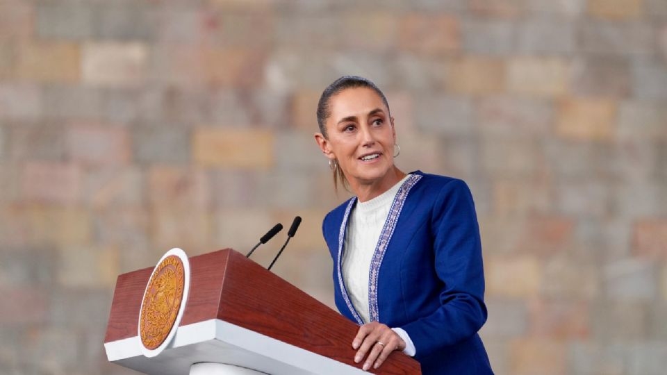 La mandataria dijo que se comunicó vía telefónica con su homólogo de Estados Unidos, Donald Trump.