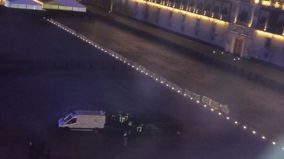 Peritos de la fiscalía capitalina trasladaron el cuerpo al anfiteatro ministerial.