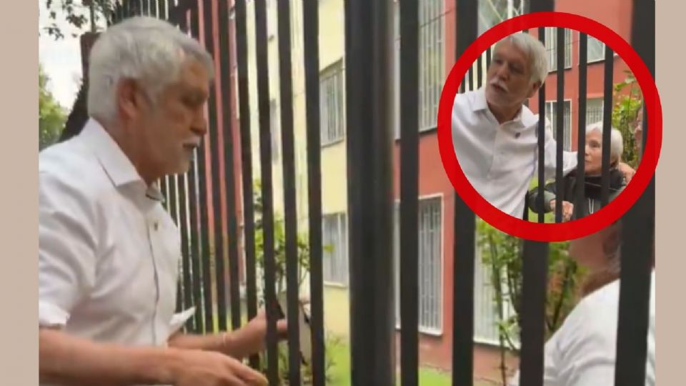 Peñalosa se detuvo para convivir brevemente con las personas que se encontraban en el lugar.