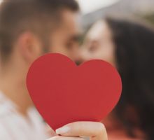 El corazón y el amor: cómo la frecuencia cardíaca revela la conexión entre dos personas