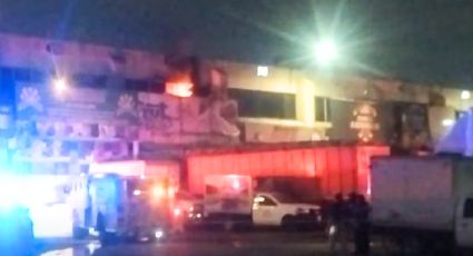 Controlan incendio en comercio del Mercado de Abastos de San Nicolás; evacúan a 10 personas