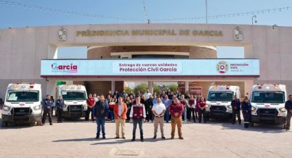García refuerza su sistema de emergencias con la entrega de cuatro nuevas ambulancias
