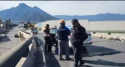 Vehículo se estrella contra muro en Miguel Alemán; dos menores resultan con contusiones