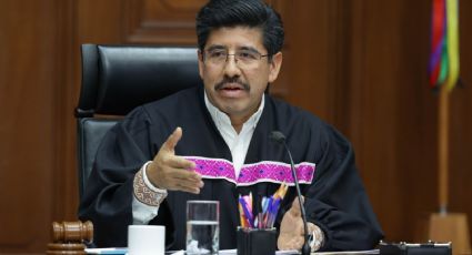 Truena oposición contra Hugo Aguilar por permitir que le limpiaran los zapatos