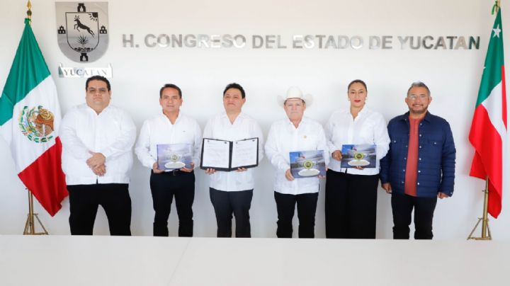 Fiscal General del Estado entrega informe de actividades al Congreso de Yucatán