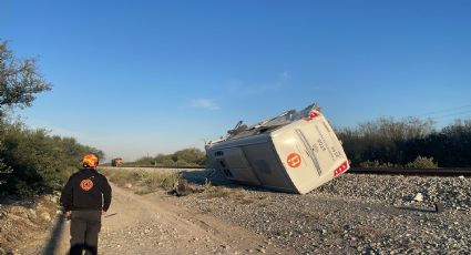 Tren choca contra camión y deja dos muertos en Pesquería