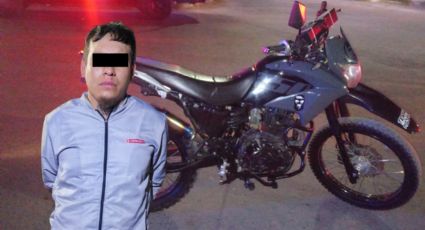 Lo detienen en Monterrey por circular en motocicleta sin placas y con serie alterada