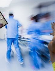 Foto descriptiva de: Trasladan de emergencia a hija de Geraldine Bazán y Gabriel Soto