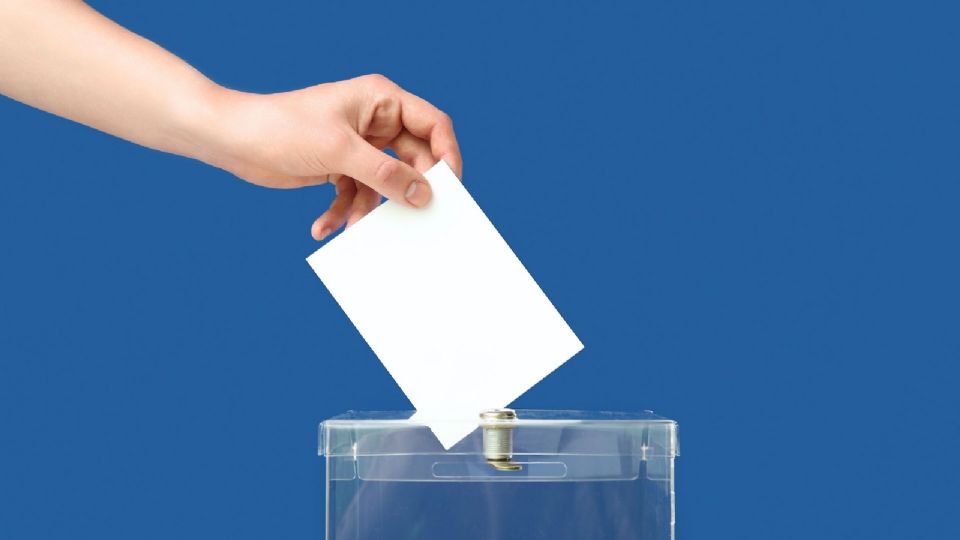 La Presidenta insiste en imponer medidas autoritarias en lo electoral; nuevamente quieren ganar “a la mala” los comicios, advierte la vicecoordinadora del PAN, Noemí Luna.