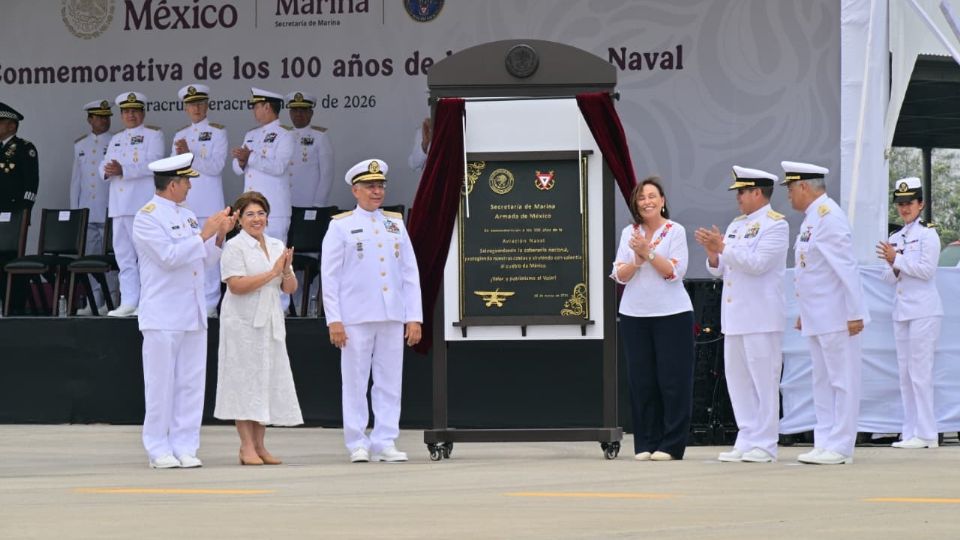 La Aviación Naval mexicana celebra un siglo de volar para proteger la soberanía y auxiliar a las familias del país.