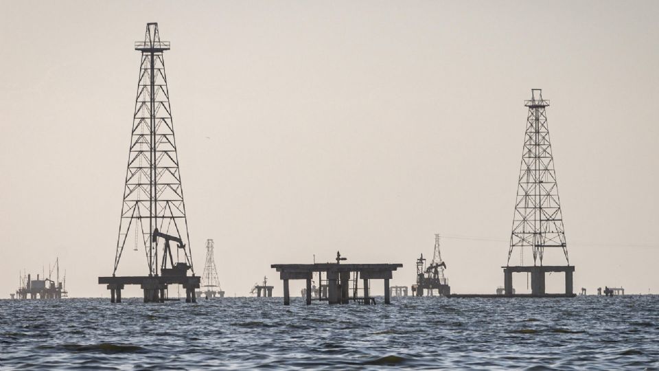 El impacto más inmediato se ve reflejado en las gasolineras, en donde el precio de la gasolina ha escalado.