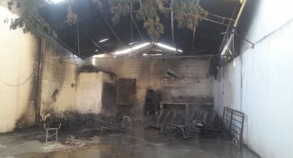 Incendio en bodega de autopartes moviliza a cuerpos de emergencia en Juárez