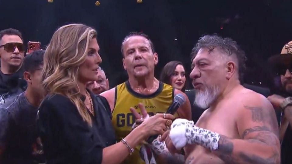 Alfredo Adame durante su entrevista con la prensa tras noquear a Carlos Trejo en el Ring Royale.