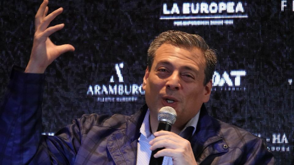 Mauricio Sulaimán, presidente del Consejo Mundial de Boxeo (CMB), durante una conferencia de prensa donde expresó su postura sobre las peleas entre influencers.