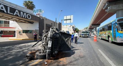 Volcadura en avenida Universidad deja cinco lesionados en San Nicolás