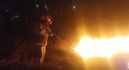 Incendio en lote baldío de Apodaca consume tres hectáreas de pastizal