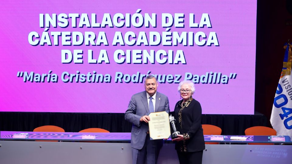 La UANL instaló la Cátedra María Cristina Rodríguez Padilla para impulsar la investigación y visibilizar a las mujeres en la ciencia.