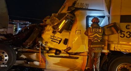Choque por alcance de dos tráileres en Libramiento Noroeste deja un lesionado