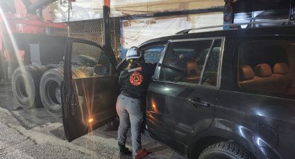 Conductor fallece tras chocar contra grúa en Santa Catarina, investigan posible infarto