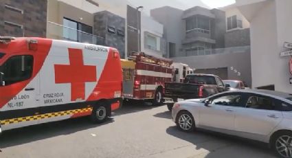 Corto circuito provoca incendio en recámara; cuatro personas son evacuadas