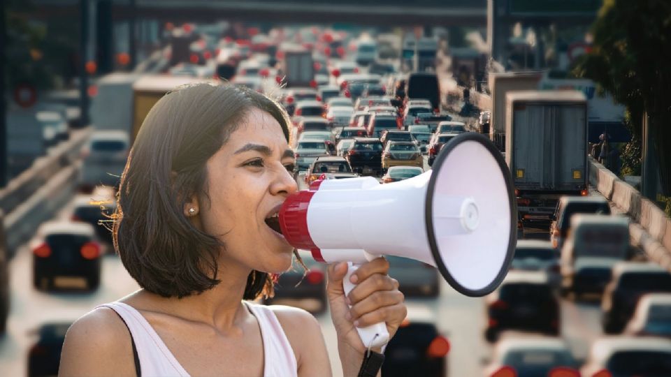 Para evitar quedar atrapado en el tráfico derivado de los bloqueos en CDMX, se sugiere utilizar vías alternas.