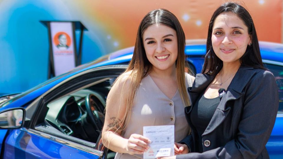 Autoridades municipales colocan los primeros TAGs de la segunda etapa del programa Caseta a Tus Órdenes en Juárez.