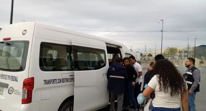 Choque entre transporte de personal y tráiler deja 5 lesionados en Apodaca