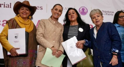 Claudia Sheinbaum entrega títulos de propiedad a mujeres en Tlalpan