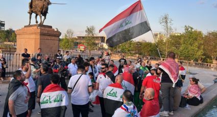 Aficionados de Irak se reúnen en la Macroplaza rumbo a la final del repechaje