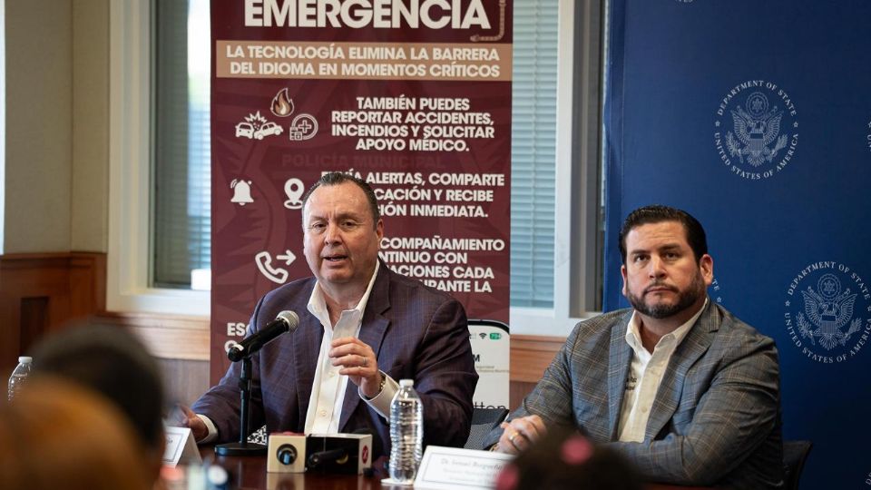 El alcalde Ismael Burgueño y el cónsul Christopher Teal encabezan relanzamiento del 'Botón de Emergencia' en Tijuana.