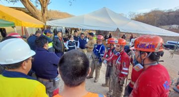 Continúan labores para rescatar a mineros en Sinaloa