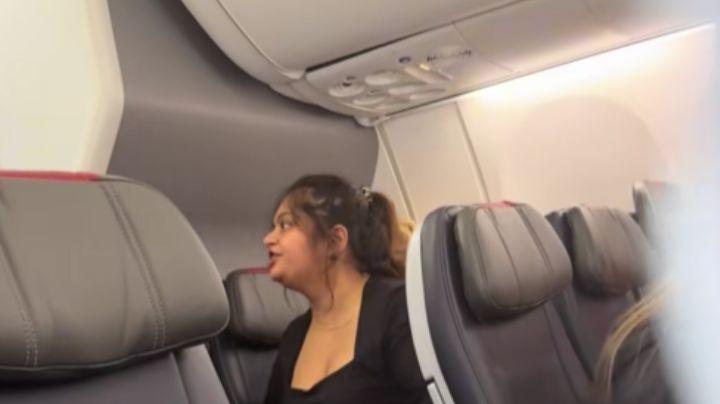 Vídeo | ´¡Me quiero bajar!´: una pasajera arma escándalo en un avión comercial y retrasa el viaje