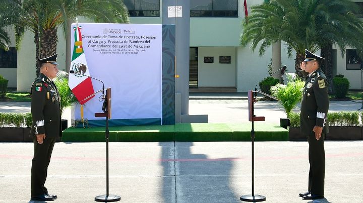 El general Juan José Gómez rinde protesta como comandante del Ejército Mexicano