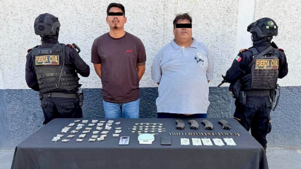Los detenidos fueron interceptados por Fuerza Civil en Juárez, donde les aseguraron droga, cargadores y dinero en efectivo durante un operativo de inteligencia.