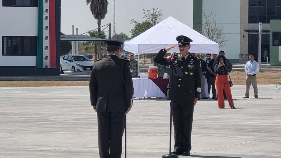 Autoridades federales y estatales participaron en la ceremonia de relevo de mandos militares en Nuevo León.
