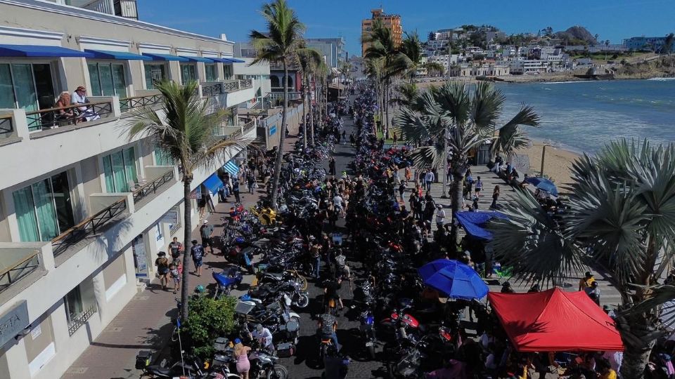 El evento transformó el icónico malecón en un escenario de fraternidad.